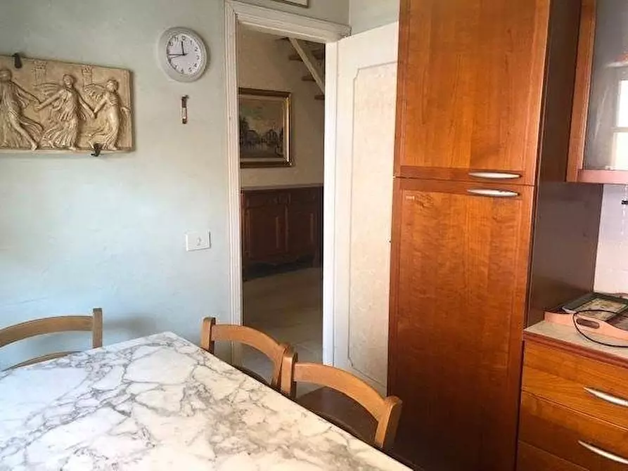 Immagine 7 di Appartamento in vendita  a Massa