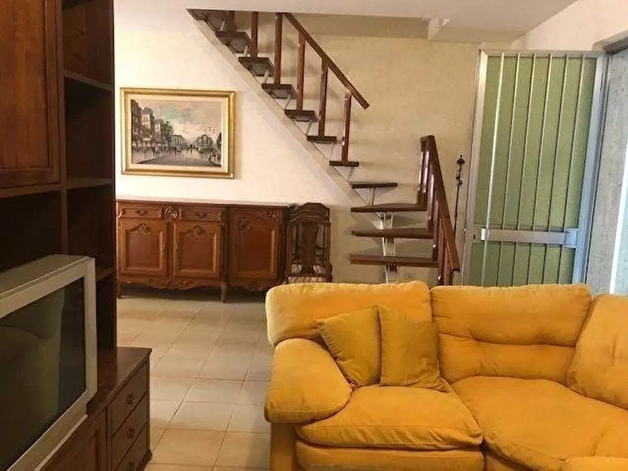 Immagine 2 di Appartamento in vendita  a Massa