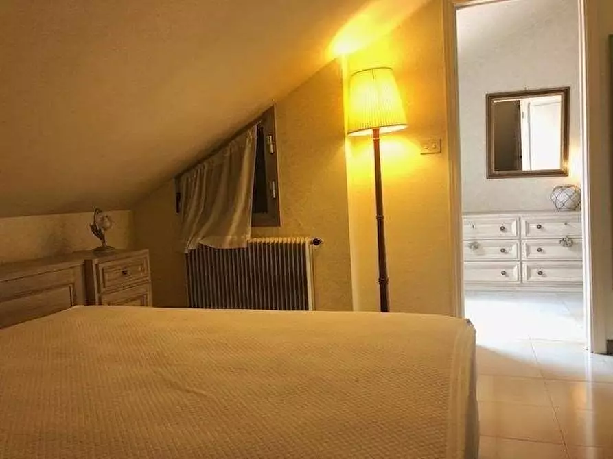 Immagine 16 di Appartamento in vendita  a Massa