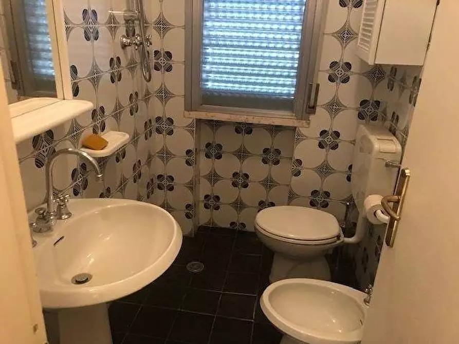 Immagine 10 di Appartamento in vendita  a Massa