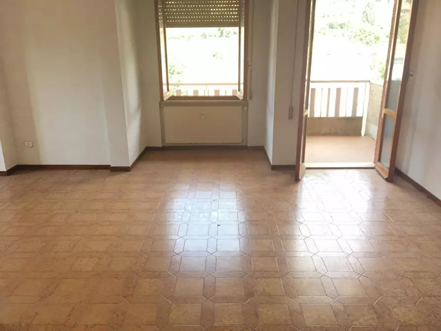 Immagine 9 di Appartamento in vendita  a Massa