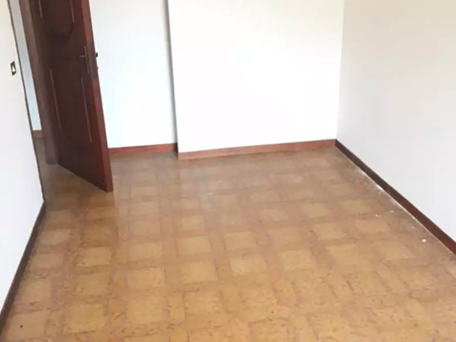 Immagine 11 di Appartamento in vendita  a Massa