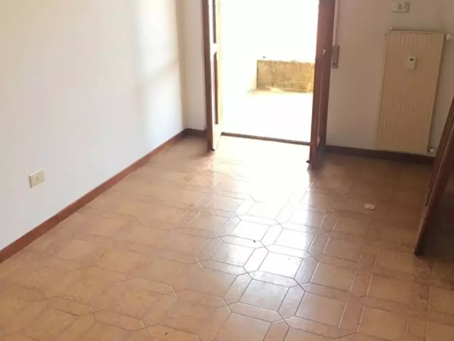 Immagine 2 di Appartamento in vendita  a Massa