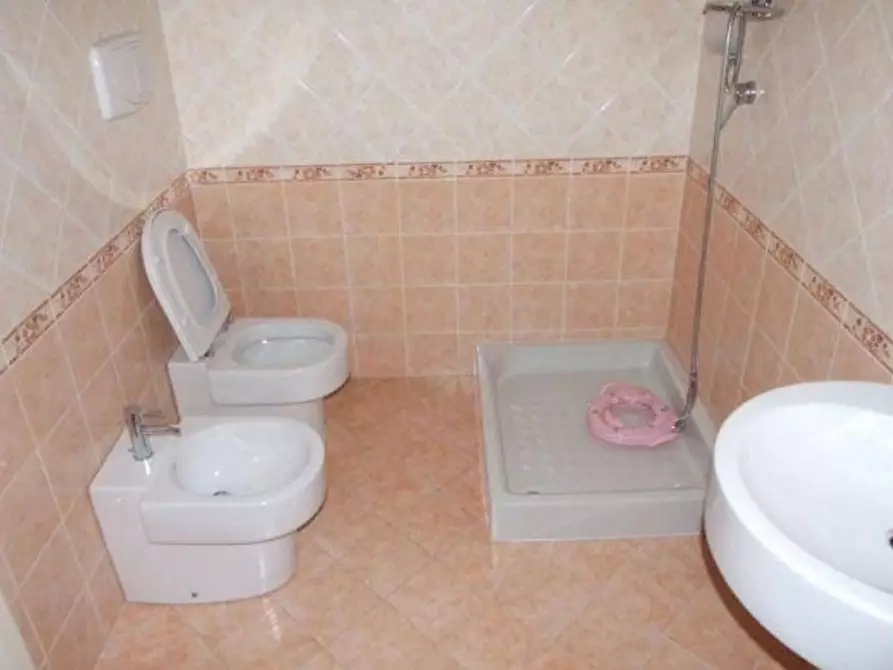 Immagine 11 di Villetta a schiera in vendita  a Massa