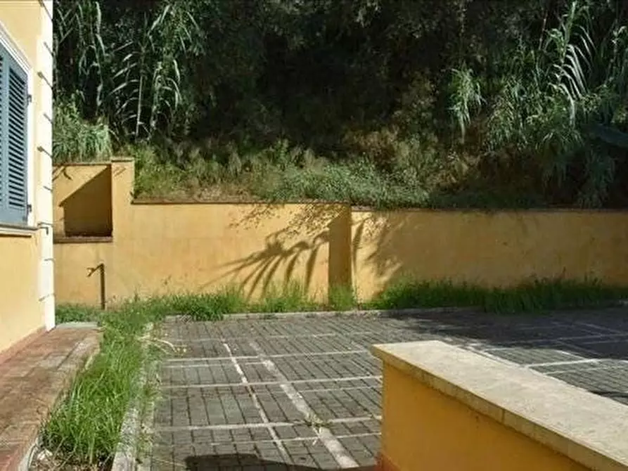 Immagine 3 di Villetta a schiera in vendita  a Massa