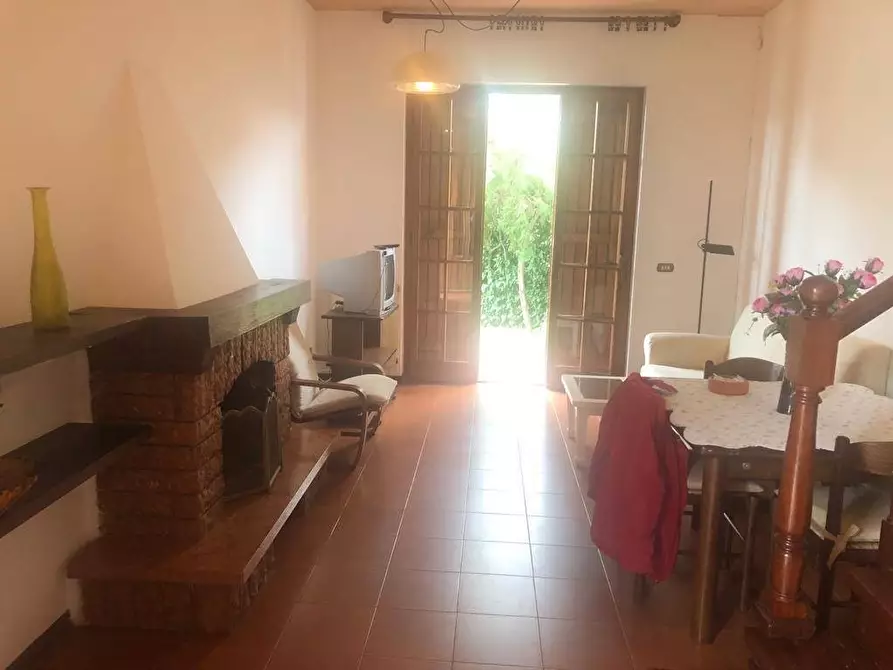 Immagine 3 di Villetta a schiera in vendita  a Montignoso