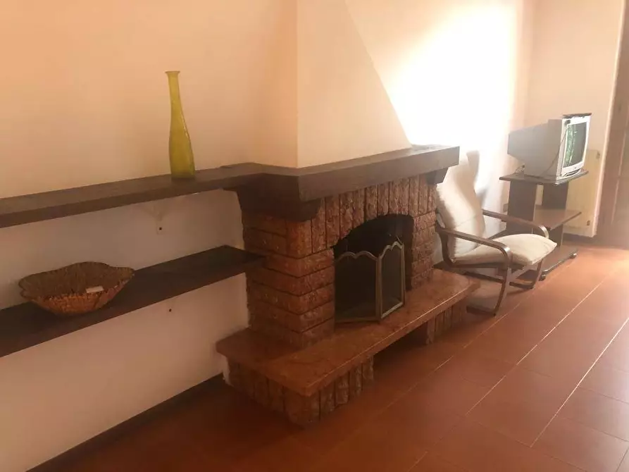 Immagine 2 di Villetta a schiera in vendita  a Montignoso