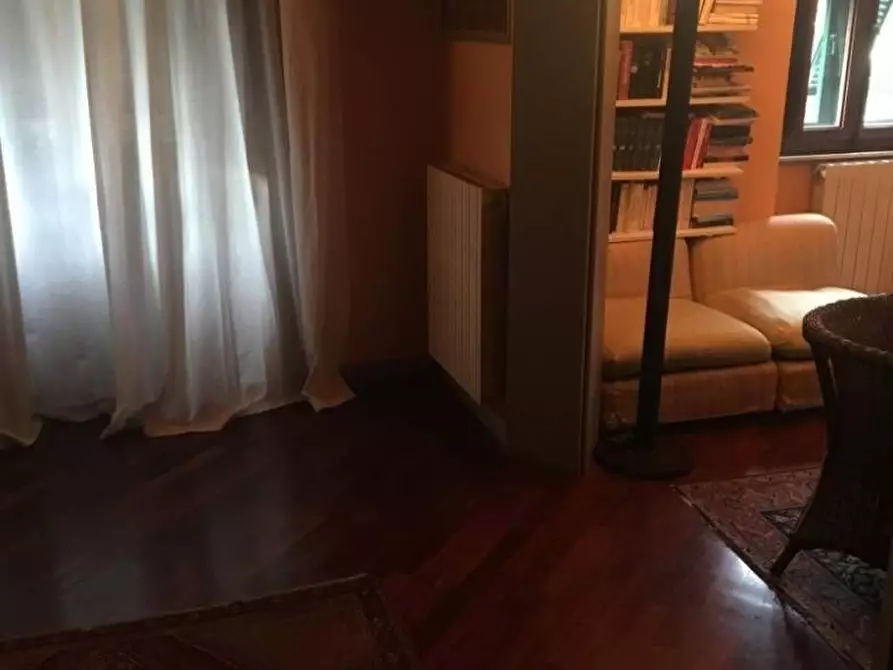 Immagine 10 di Villa in vendita  a Carrara