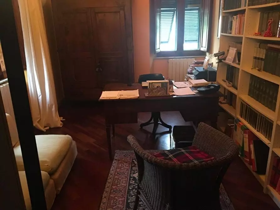 Immagine 12 di Villa in vendita  a Carrara