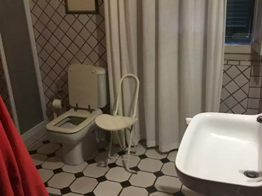 Immagine 18 di Villa in vendita  a Carrara