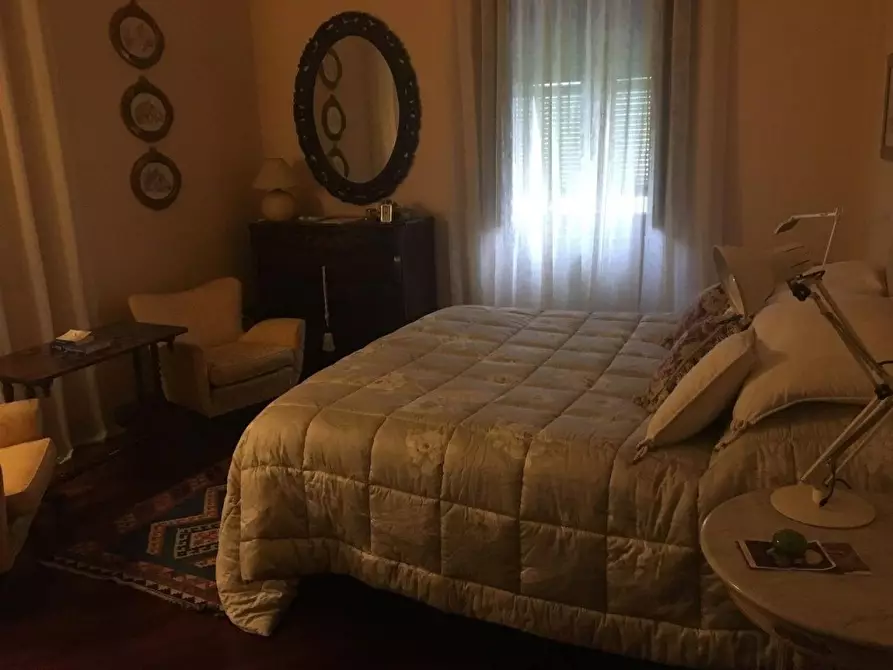 Immagine 9 di Villa in vendita  a Carrara