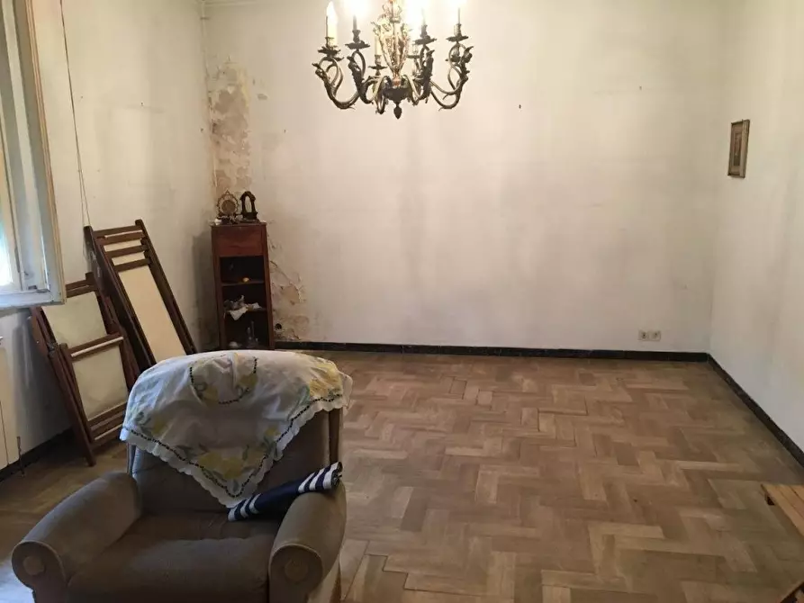 Immagine 1 di Casa indipendente in vendita  a Massa