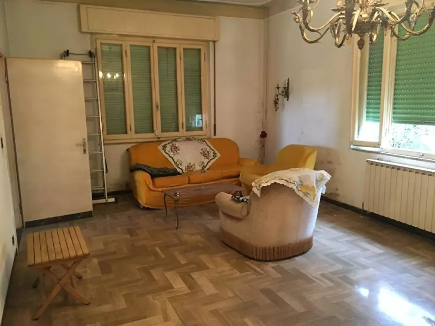 Immagine 15 di Casa indipendente in vendita  a Massa