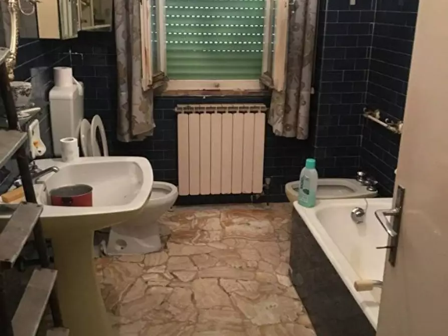 Immagine 9 di Casa indipendente in vendita  a Massa