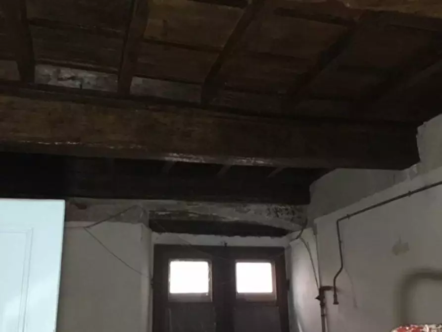 Immagine 2 di Casa indipendente in vendita  a Massa