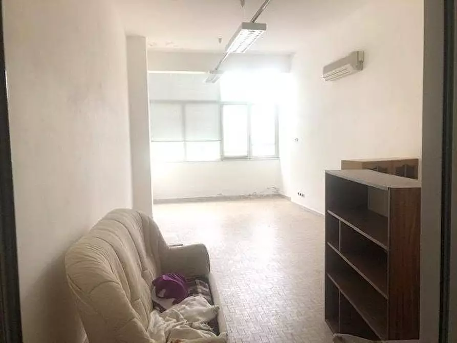 Immagine 4 di Ufficio in affitto  a Massa