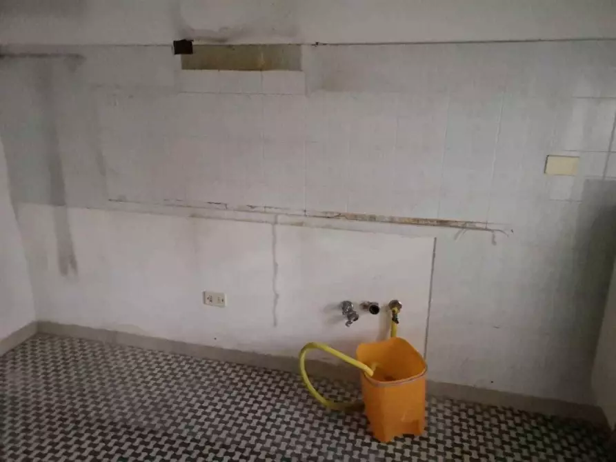 Immagine 12 di Appartamento in vendita  a Massa