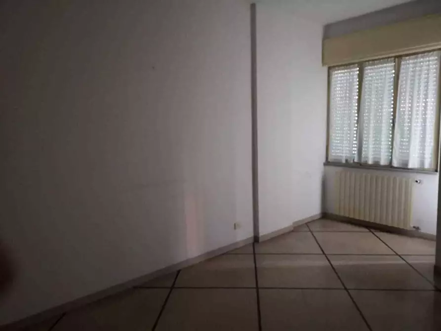 Immagine 5 di Appartamento in vendita  a Massa