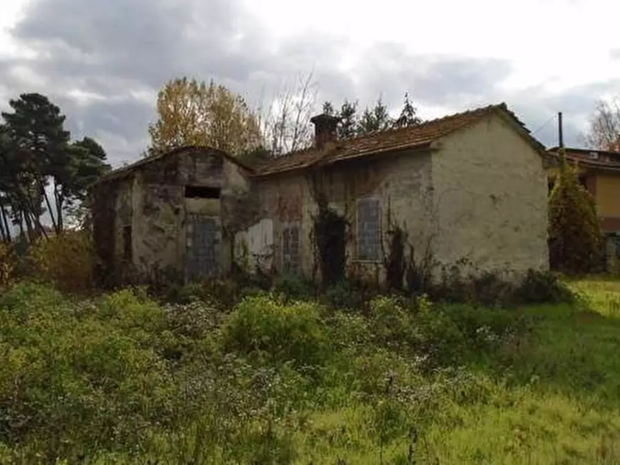 Immagine 3 di Attività artigianale in vendita  a Massa