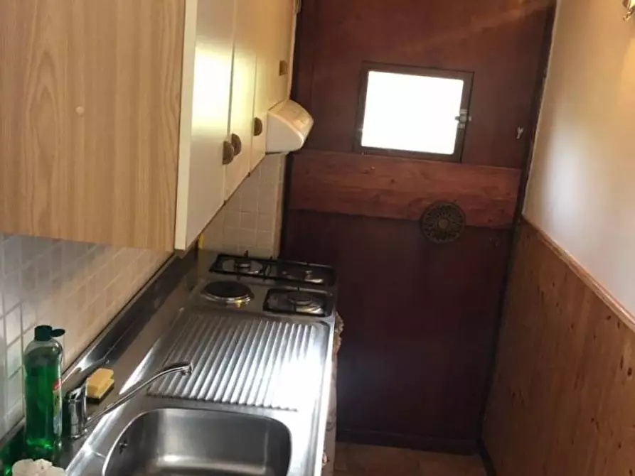 Immagine 17 di Villa in vendita  a Massa