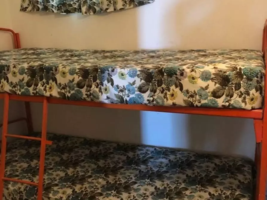 Immagine 19 di Villa in vendita  a Massa