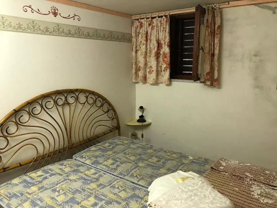 Immagine 20 di Villa in vendita  a Massa