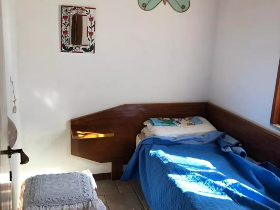 Immagine 9 di Villa in vendita  a Massa