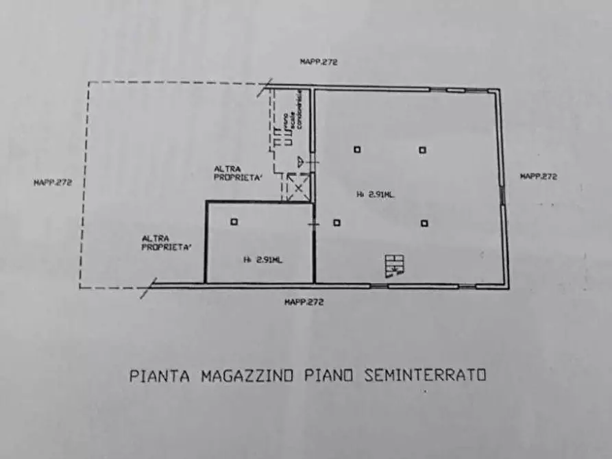 Immagine 4 di Magazzino in vendita  a Carrara