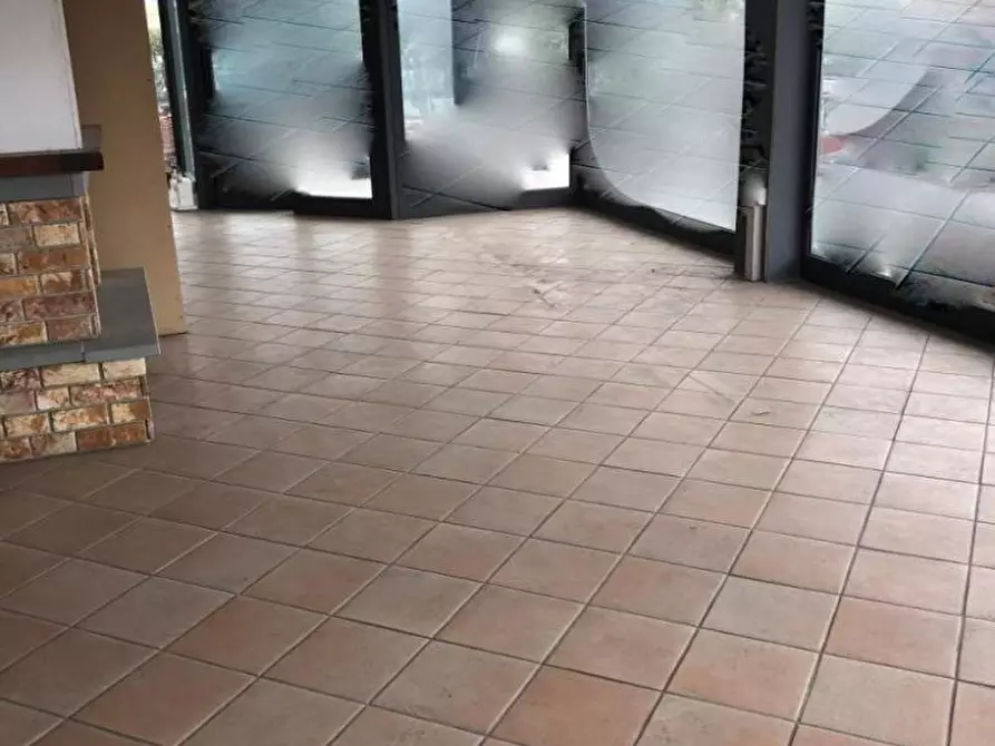 Immagine 7 di Capannone industriale in affitto  a Massa