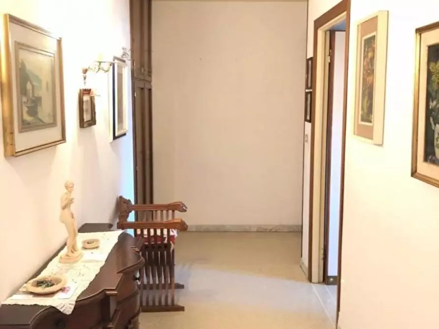 Immagine 10 di Appartamento in vendita  a Massa