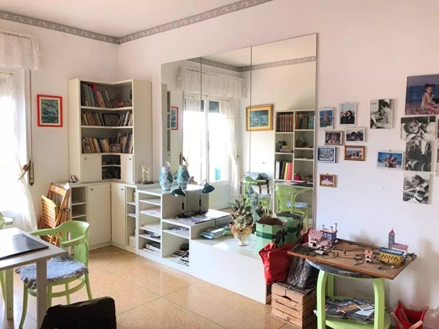 Immagine 6 di Appartamento in vendita  a Massa