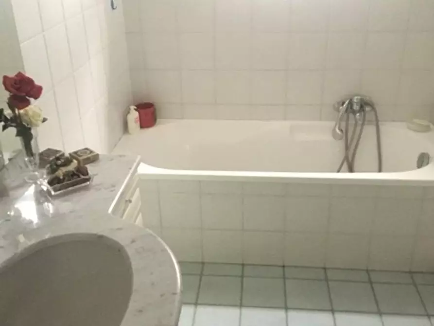 Immagine 14 di Appartamento in vendita  a Carrara