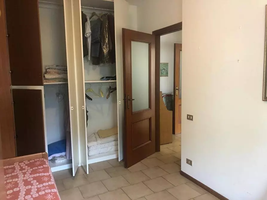 Immagine 10 di Appartamento in vendita  a Massa