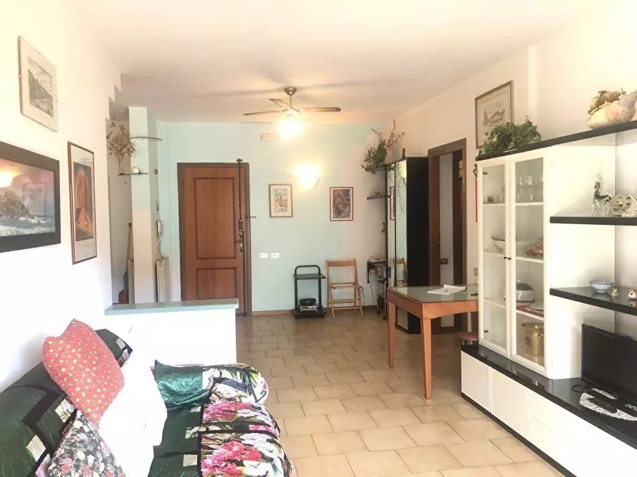 Immagine 4 di Appartamento in vendita  a Massa