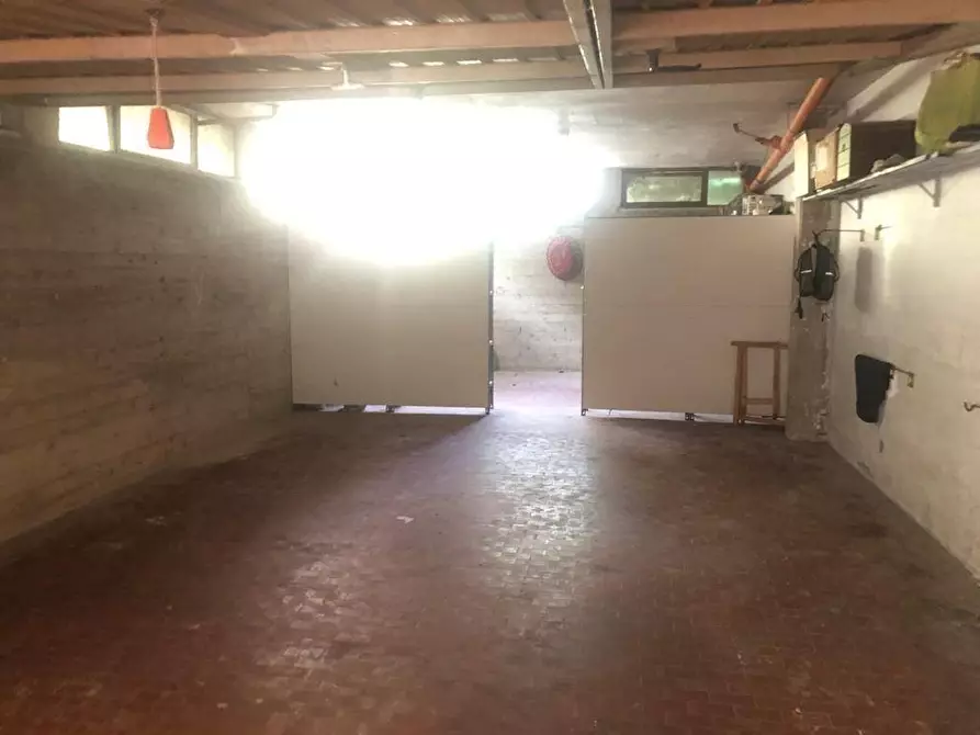 Immagine 16 di Appartamento in vendita  a Massa