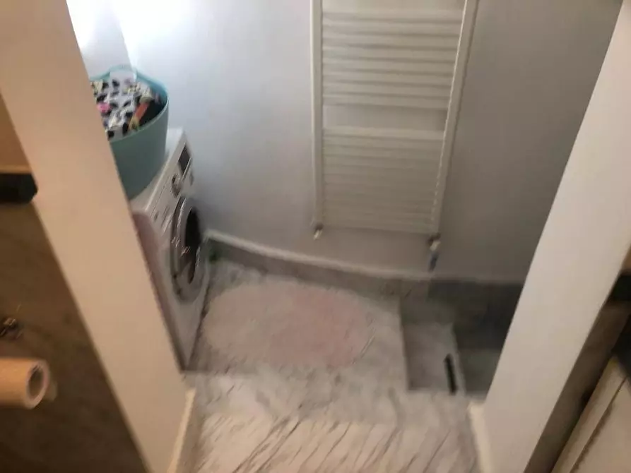 Immagine 19 di Appartamento in vendita  a Carrara