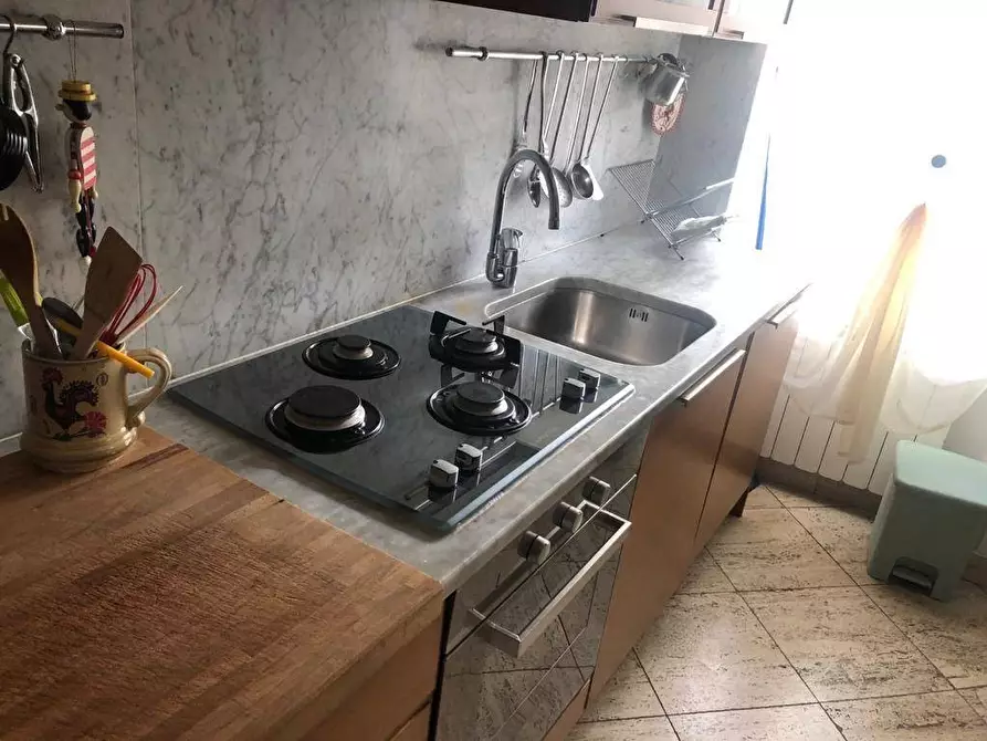 Immagine 3 di Appartamento in vendita  a Carrara