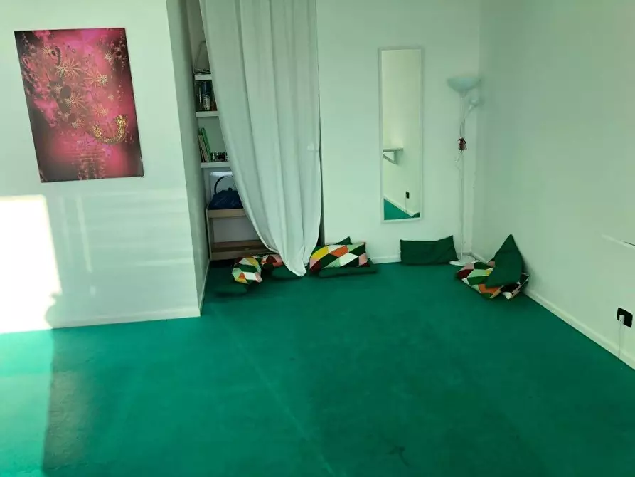 Immagine 3 di Capannone industriale in affitto  a Massa