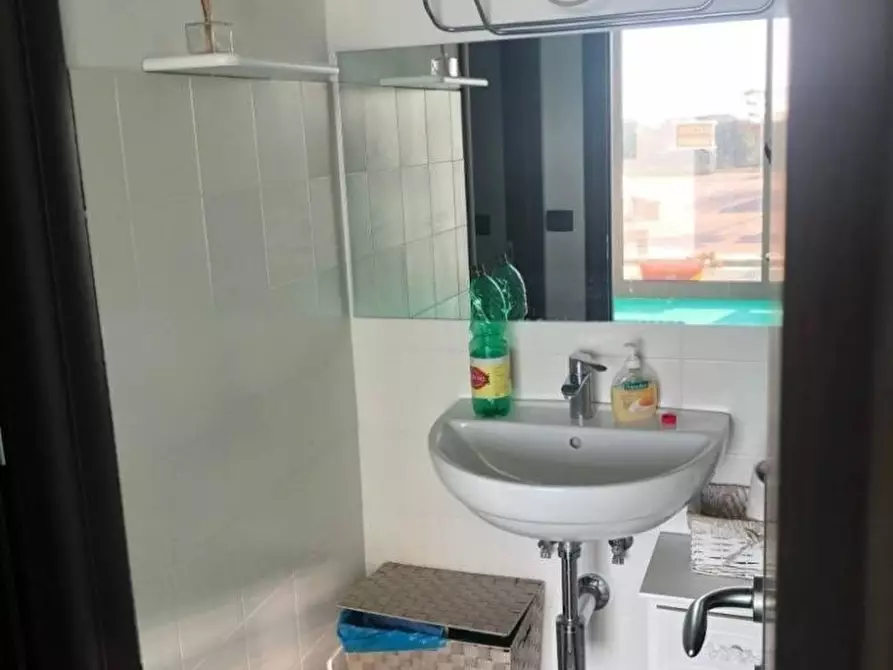 Immagine 6 di Capannone industriale in affitto  a Massa