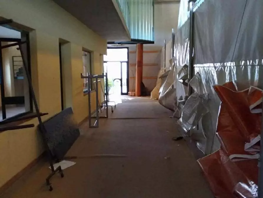 Immagine 8 di Capannone industriale in vendita  a Massa