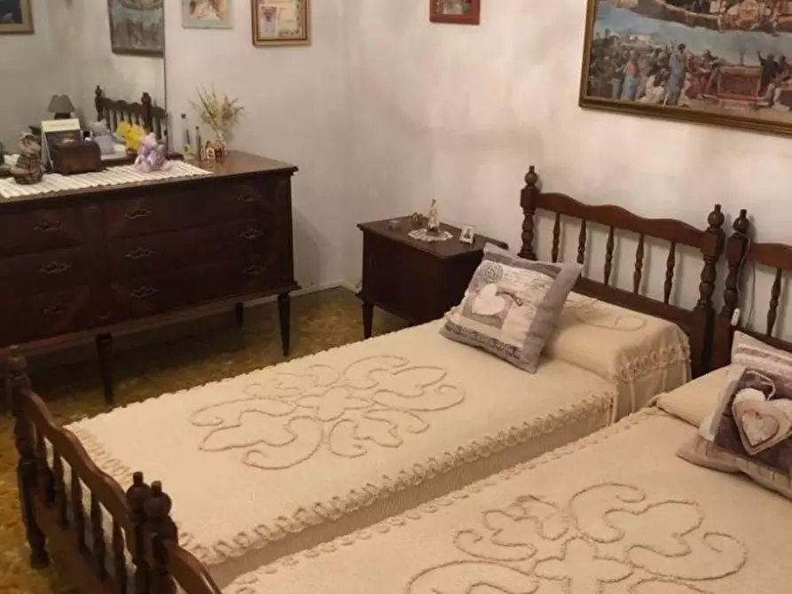 Immagine 10 di Appartamento in vendita  a Massa