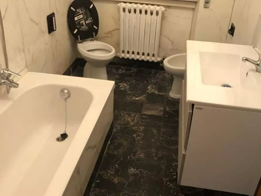 Immagine 9 di Appartamento in vendita  a Carrara