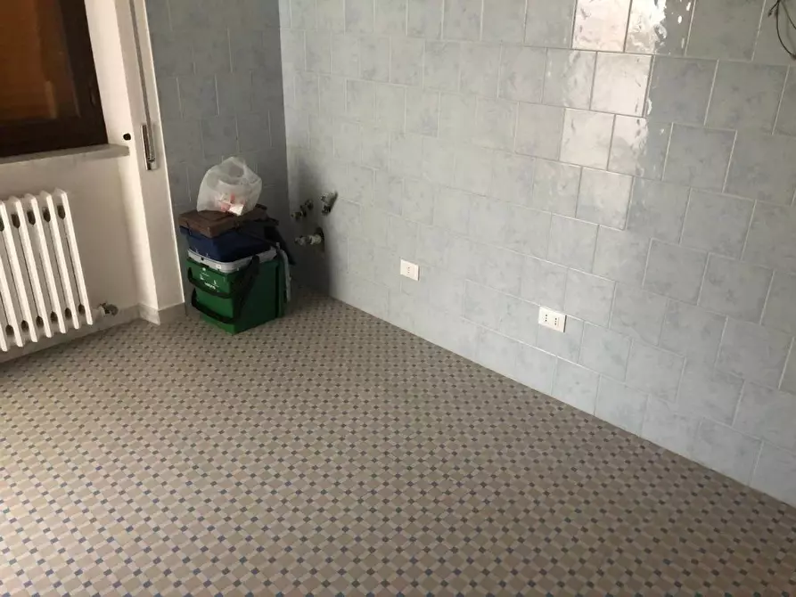 Immagine 11 di Appartamento in vendita  a Carrara