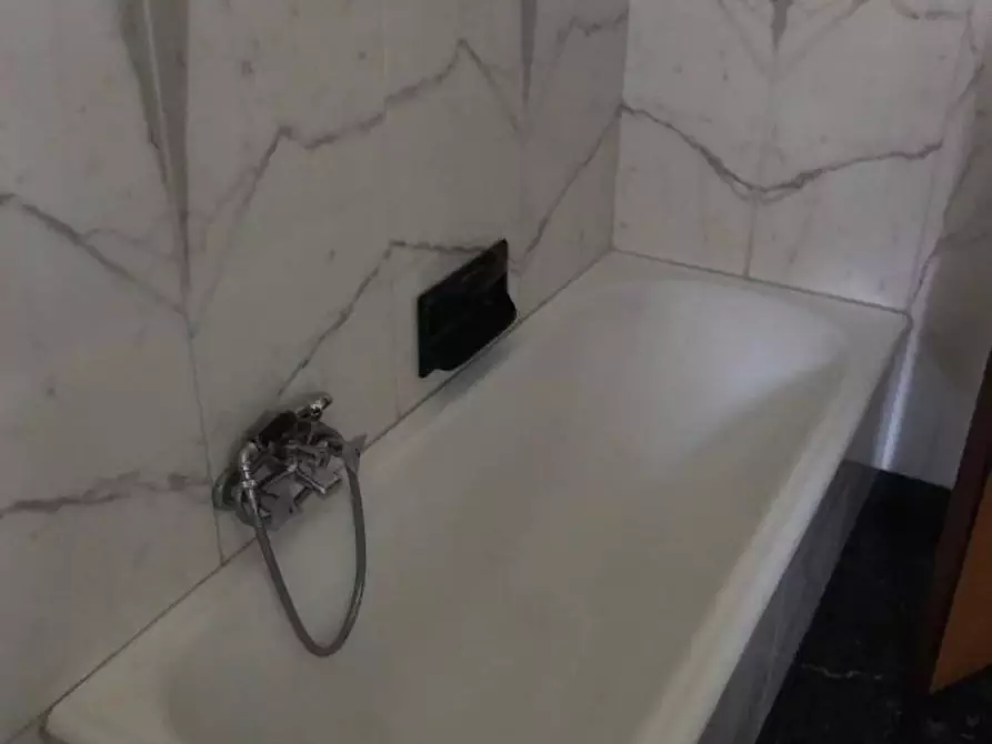 Immagine 8 di Appartamento in vendita  a Carrara