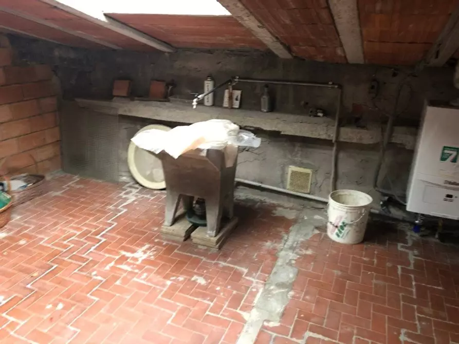 Immagine 9 di Appartamento in vendita  a Carrara