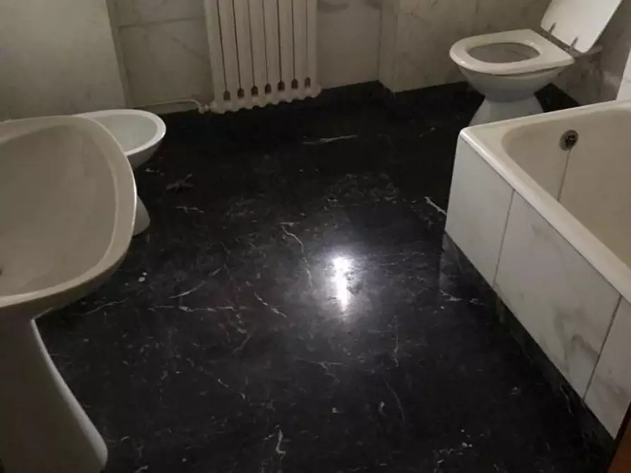 Immagine 7 di Appartamento in vendita  a Carrara