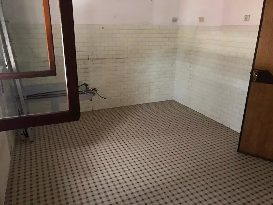 Immagine 6 di Appartamento in vendita  a Carrara