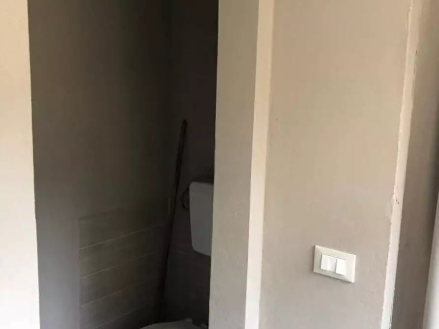 Immagine 6 di Ufficio in vendita  a Massa