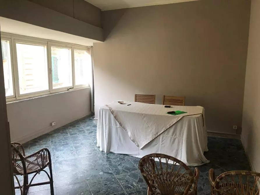 Immagine 2 di Ufficio in vendita  a Massa