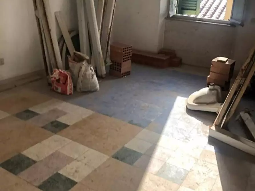 Immagine 5 di Appartamento in vendita  a Massa